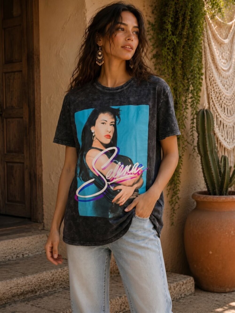 SELENA  band   WOMENS TEE (MEDIUM)